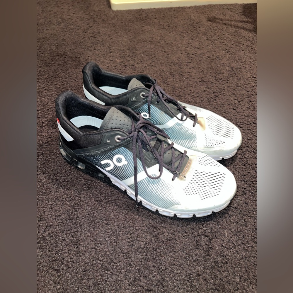 Men’s On CloudFlow Running Shoes (Size 10)